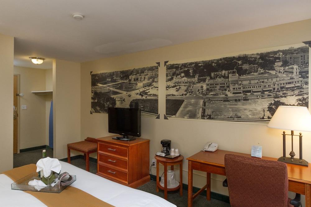 Hotel Westport Kansas City, Tapestry Collection By Hilton Екстер'єр фото
